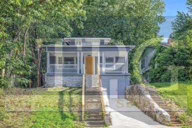 Main picture of 1825 E 67th St