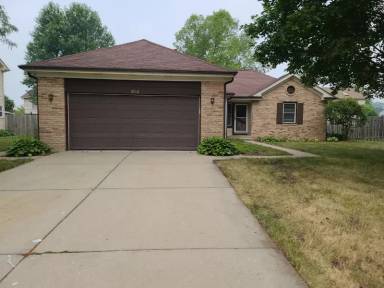 Main picture of 525 Old Country Way