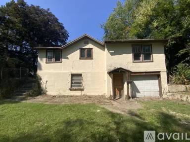Main picture of 110 National Ave
