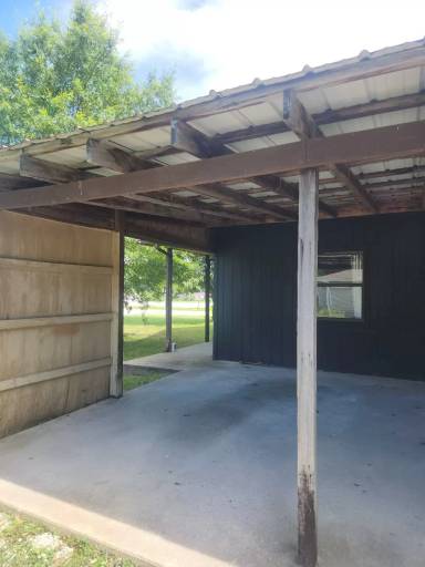Main picture of 637 W Valley St