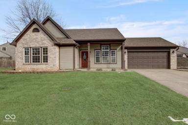 Main picture of 32 Knoll Ln