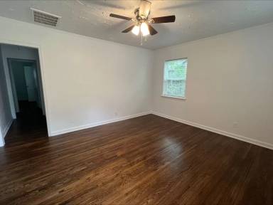 Main picture of 807 N Gary Ave