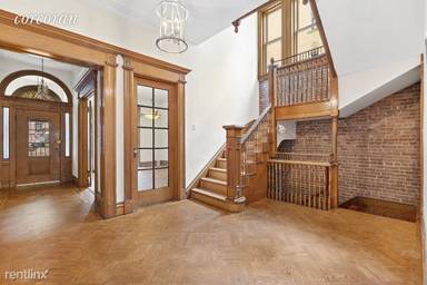 Main picture of 251 W 138th St