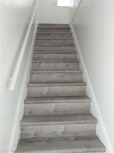 Main picture of 2914 NW 89th Ter