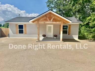 Main picture of 390 E Noel Dr