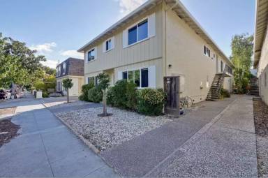 Main picture of 301 College Ave