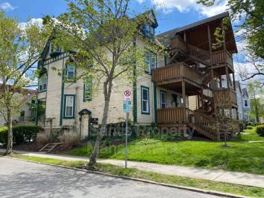 Main picture of 5730 Holden St