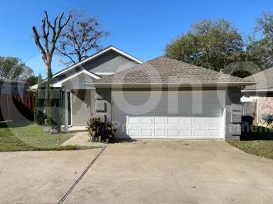 Main picture of 916 S Tennessee St