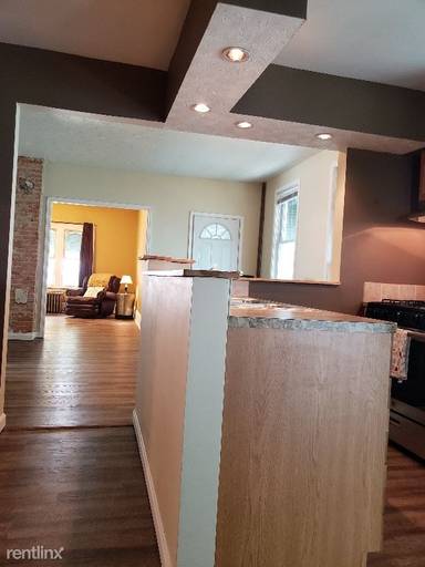 Main picture of 2910 W 12th St