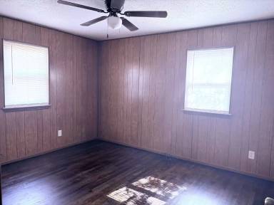 Main picture of 6413 S Lindsay Ave