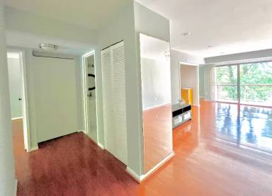 Main picture of 9737 Kings Crown Ct