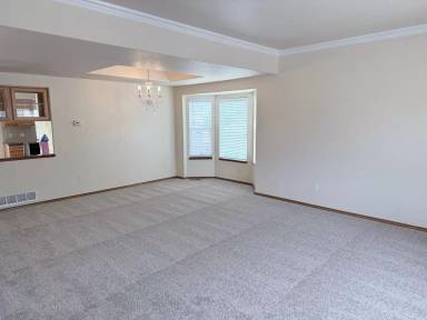 Main picture of 7492 Amberly Dr