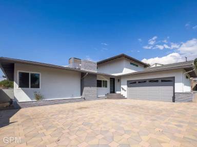 Main picture of 733 E Walnut Ave