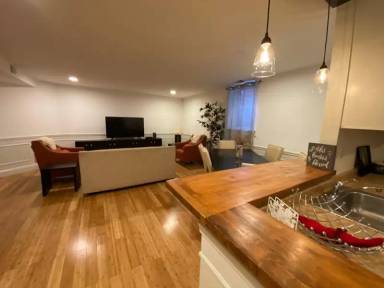 Main picture of 300 Robert St