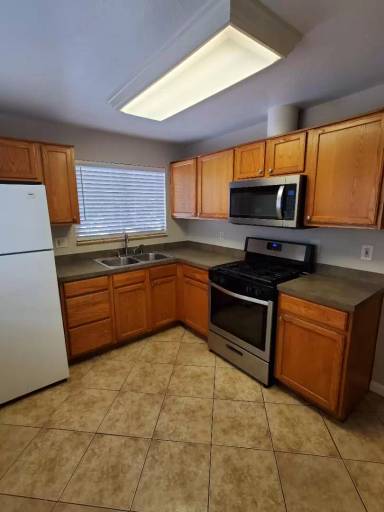 Main picture of 3239 N Milwaukee St
