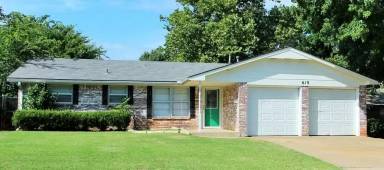 Main picture of 618 Elmwood Dr