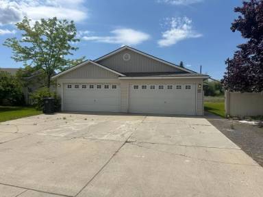 Main picture of 3130 Meadow Glen Ln