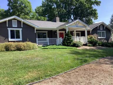 Main picture of 1827 Laurel Park Hwy