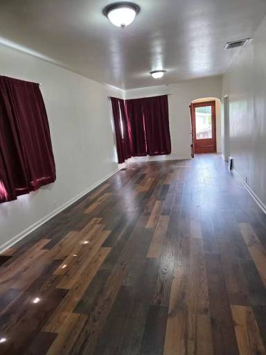 Main picture of 203 E Market Ave