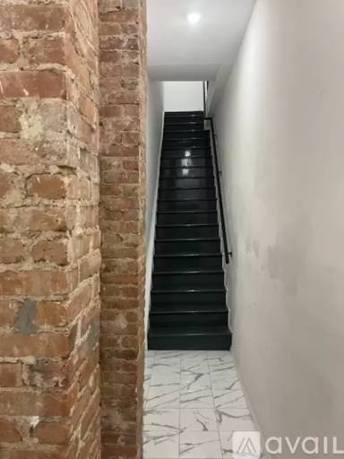 Main picture of 1545 Broadway