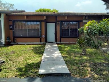 Main picture of 13552 SW 102nd Ln