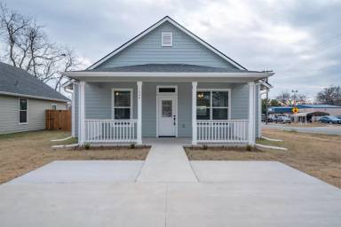 Main picture of 1030 W Gandy St
