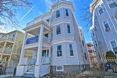 Main picture of 57 Pleasant St