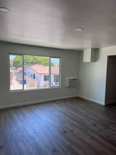 Main picture of 2005 Highland Ave