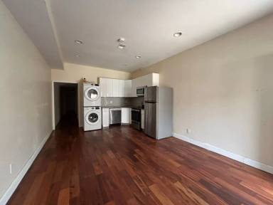 Main picture of 1635 S Broad St