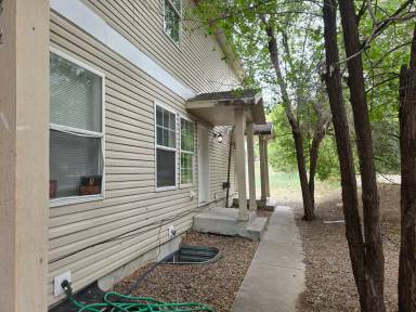 Main picture of 1131 S Navajo St