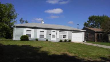 Main picture of 28 E Adams Dr