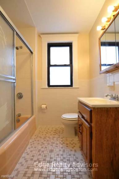 Main picture of 225 Chestnut Hill Ave