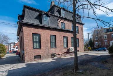 Main picture of 200 Waterman St