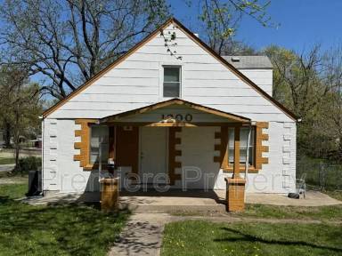 Main picture of 1200 E South Ave