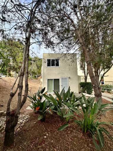 Main picture of 5725 Linda Vista Rd