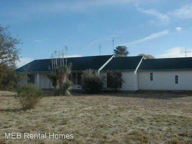 Main picture of 2440 E Calle Bacardi