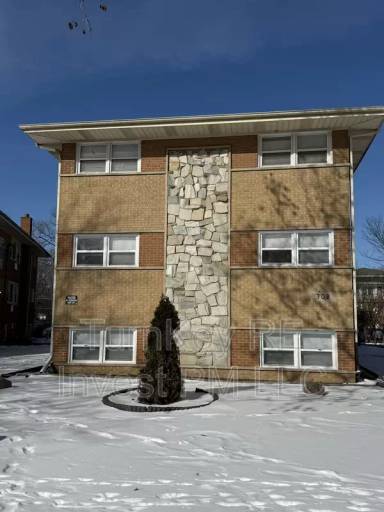 Main picture of 308 W Lincoln Ct