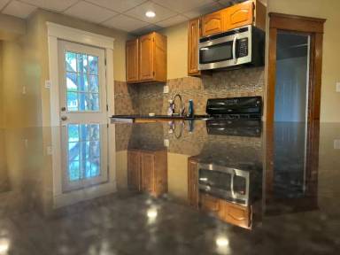 Main picture of 439 1/2 Elm Ave