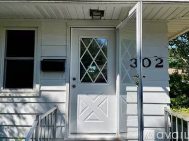 Main picture of 302 N Meadow Ln