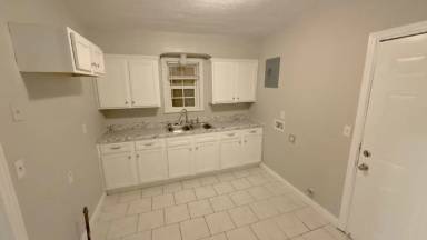 Main picture of 2374 Larose Ave