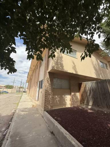 Main picture of 2601 N Kentucky Ave