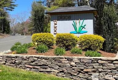 Main picture of 3 Laurel Ln