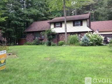 Main picture of 28 Woodmint Pl