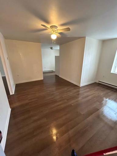 Main picture of 120 W Main St