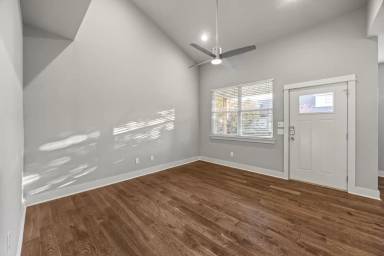Main picture of 2035 S Florida Way