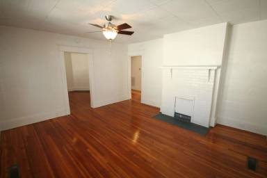 Main picture of 1308 W Chapel Hill St