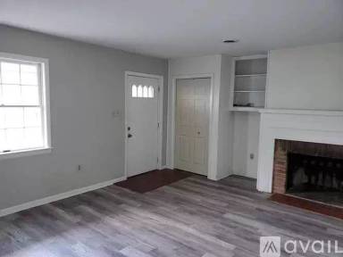 Main picture of 121 S 2nd St