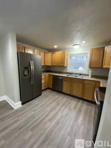 Main picture of 222 W Benton St