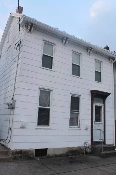 Main picture of 23 W Simpson St