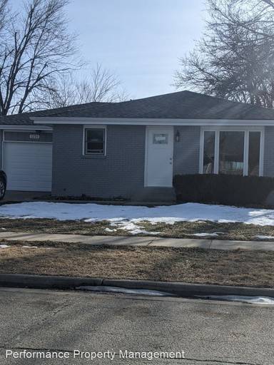 Main picture of 1221 W Park Ave